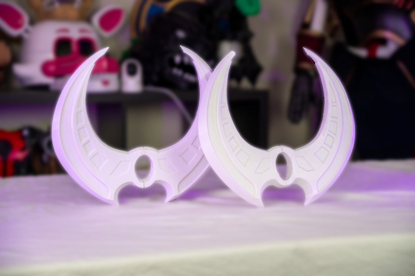 3D-Printed Moon Knight Helmet With Accompanying Crescent Blades