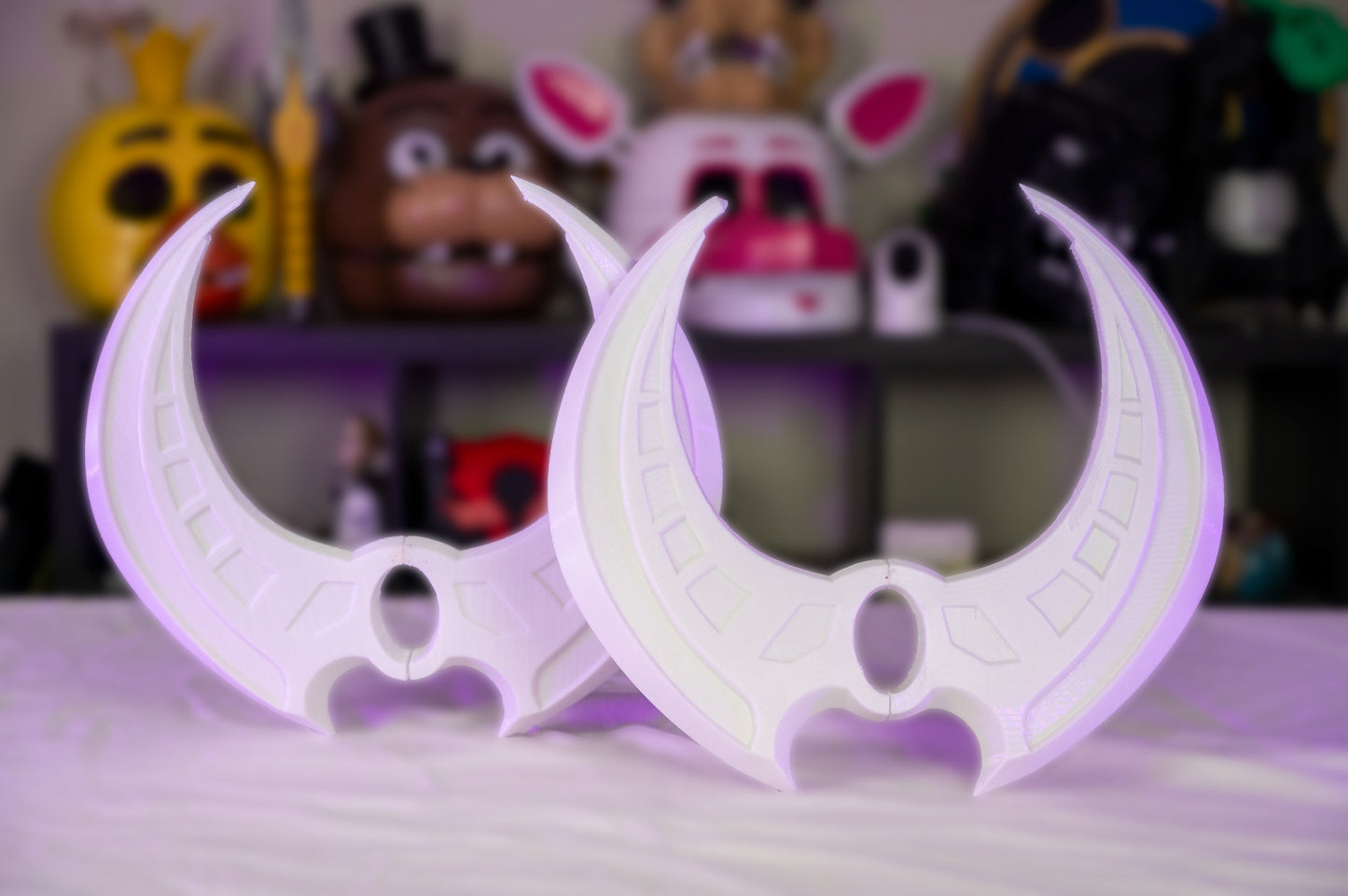 3D-Printed Moon Knight Helmet With Accompanying Crescent Blades