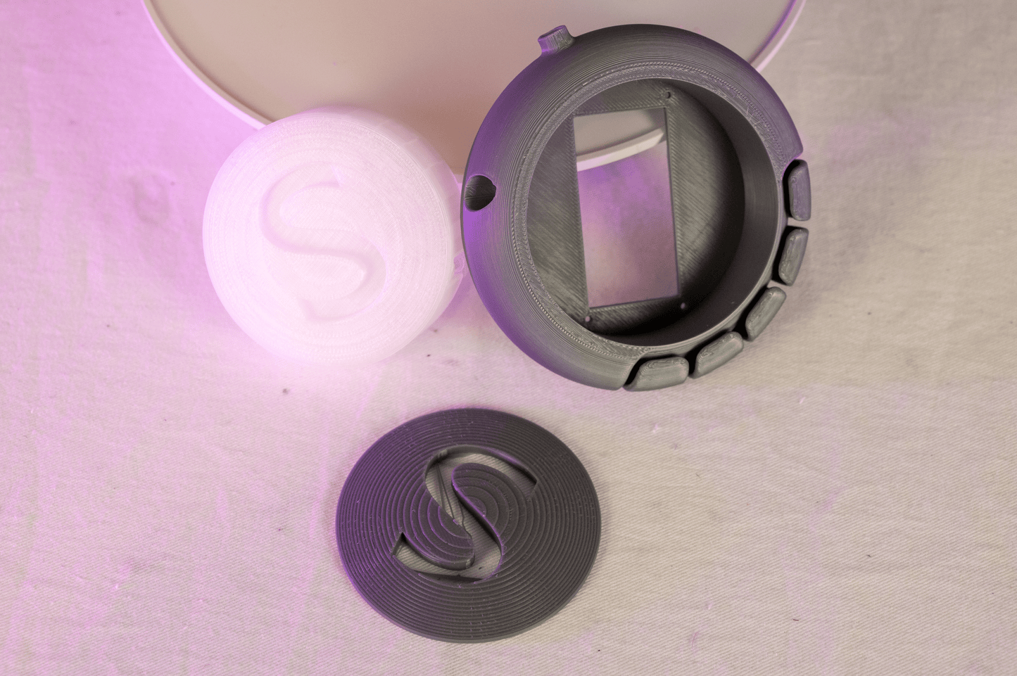 Slade 3D Printed Communicator Cosplay Anime Video Game Prop