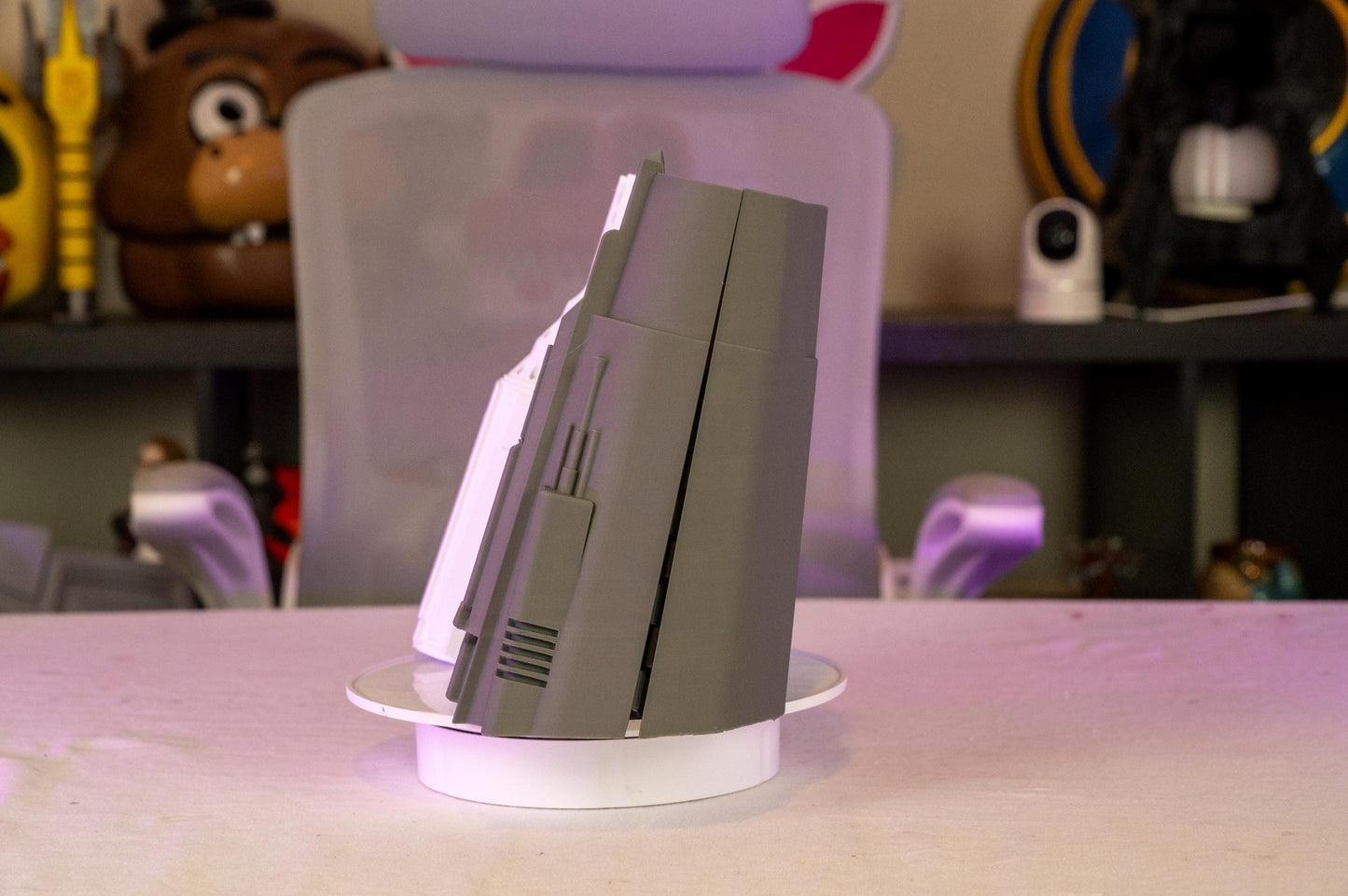 3D-Printed Mandalorian Gauntlets with Whistling Birds Cosplay Prop