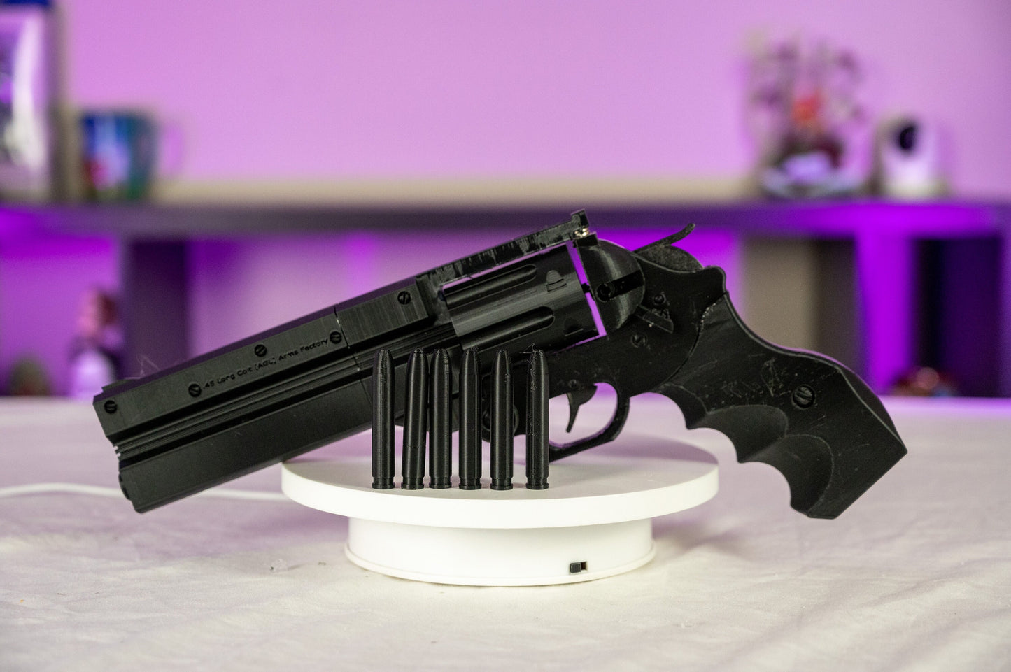 Vash and Knives Prop Blaster TOY NOT REAL Replica Colt .45 Cosplay Anime Video Game Prop For Cosplay